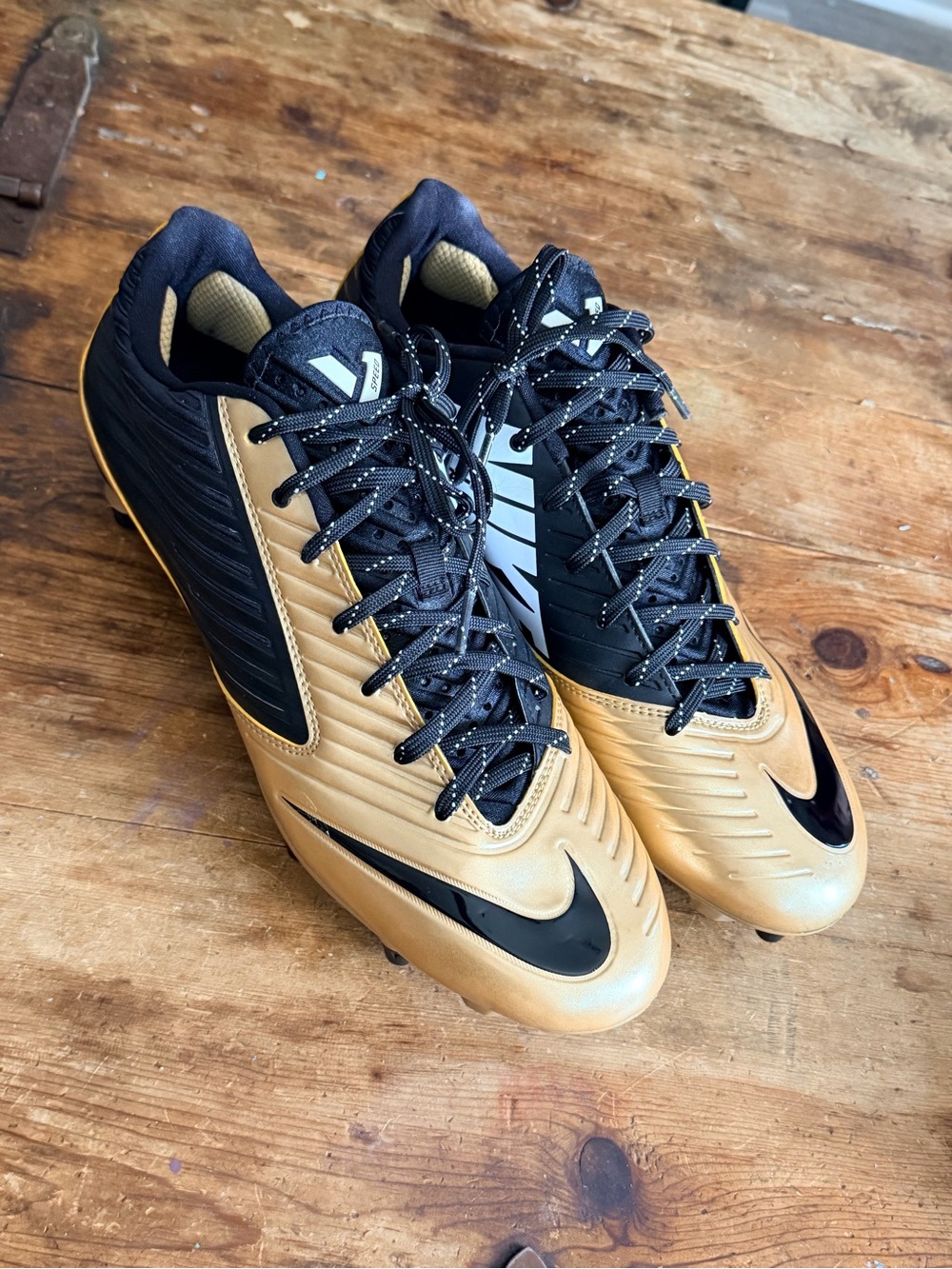 Nike Vapor Speed Low TD in the Black/Metallic Gold/White Mens 13
